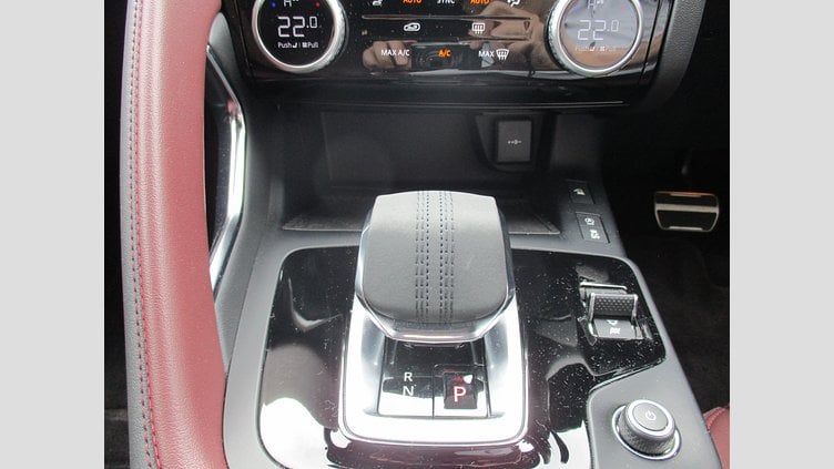 2024 認定中古車 Jaguar E-Pace Fuji White D204 R-Dynamic SE