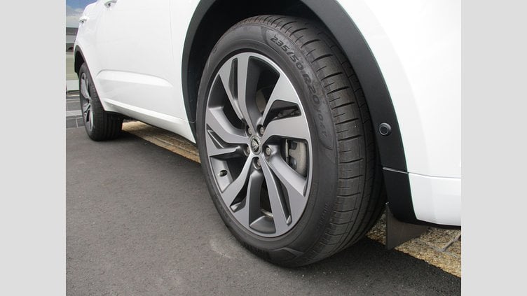 2024 認定中古車 Jaguar E-Pace Fuji White D204 R-Dynamic SE