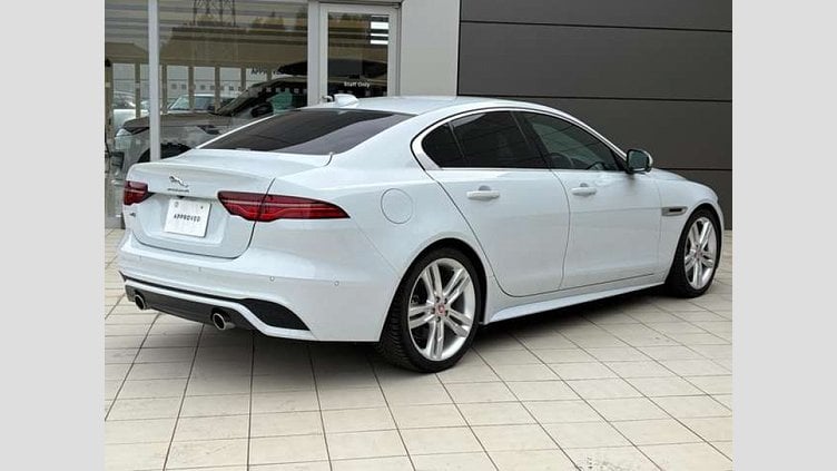 2021 認定中古車 Jaguar XE Yulong White 2.0L P250  RダイナミックSE