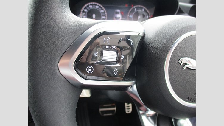 2024 認定中古車 Jaguar E-Pace Fuji White D204 R-Dynamic SE