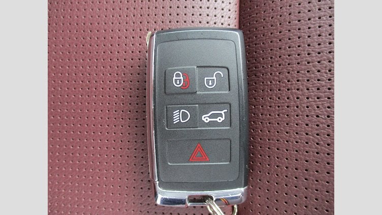 2024 認定中古車 Jaguar E-Pace Fuji White D204 R-Dynamic SE