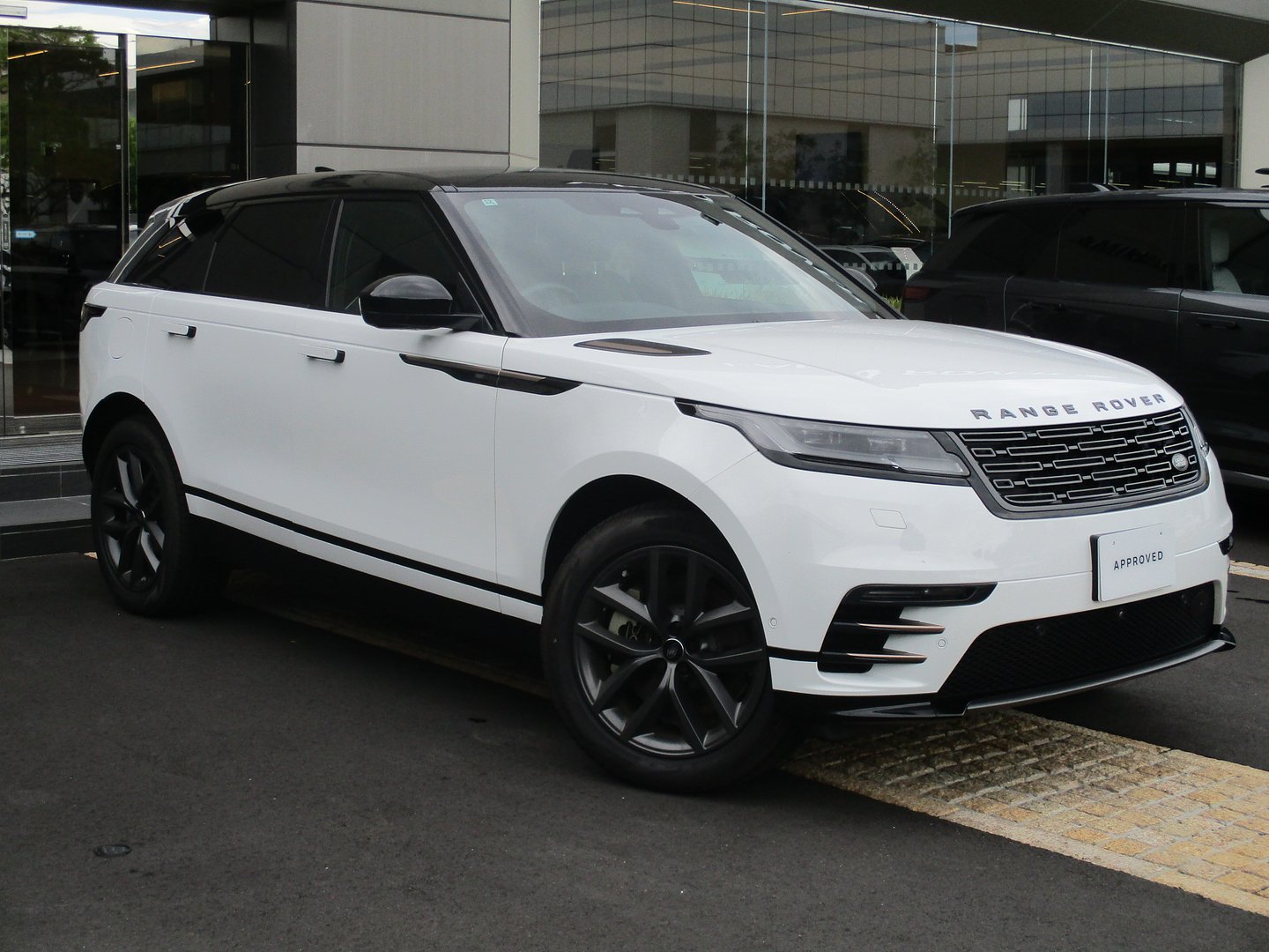 2024 認定中古車 Land Rover Range Rover Velar Fuji White PHEV Dynamic SE