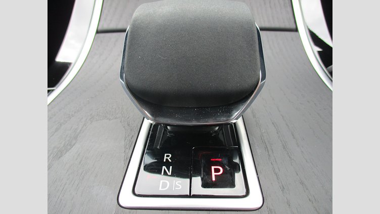 2024 認定中古車 Land Rover Range Rover Velar Fuji White PHEV Dynamic SE