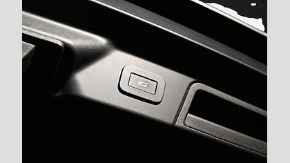 Range Rover Velar 13