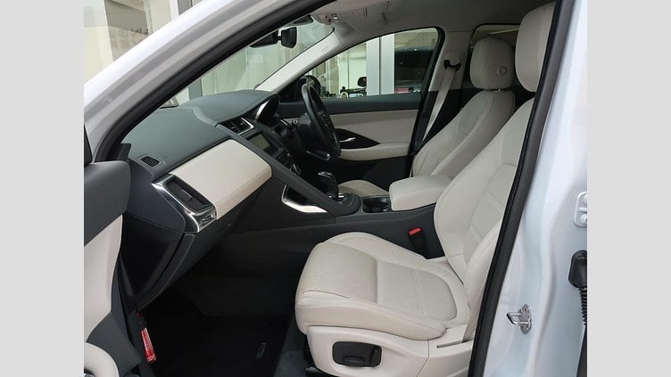 2018 認定中古車 Jaguar E-Pace Yulong White ガソリン Ｓ ２５０ＰＳ