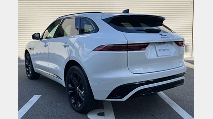 F-Pace 1