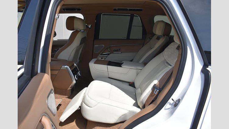 2023 認定中古車 Land Rover Range Rover アイシーホワイト - サテンフィニッシュ P510e SWB 　P510e SWB　SV　