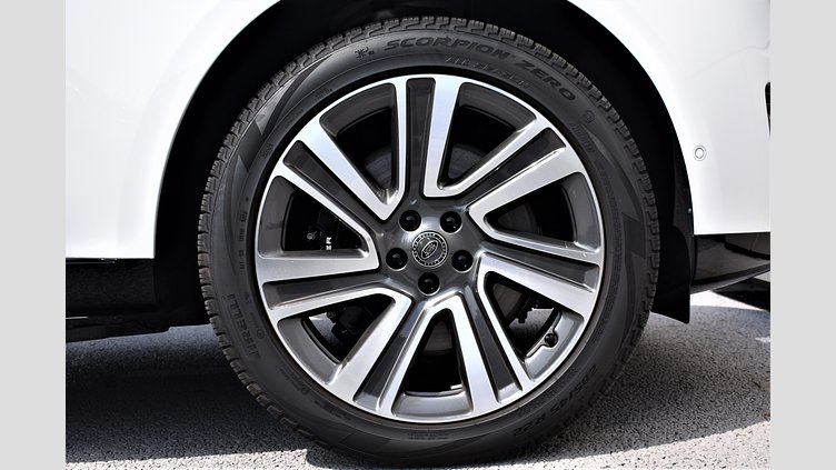 2023 認定中古車 Land Rover Range Rover アイシーホワイト - サテンフィニッシュ P510e SWB 　P510e SWB　SV　