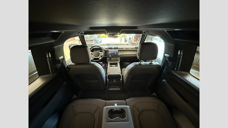 2025 Novo vozilo Land Rover Defender 90 Silicon Silver AWD 3DR S 3.0D 200KS