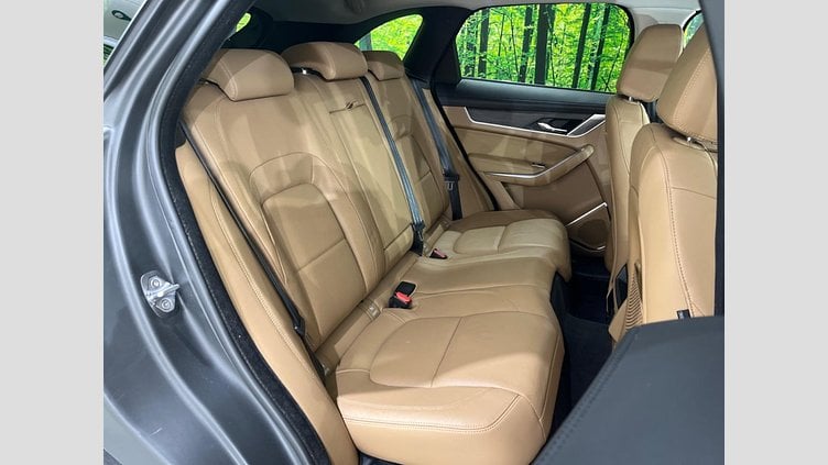 2021 認定中古車 Jaguar F-Pace Bluefire 4WD S  D200