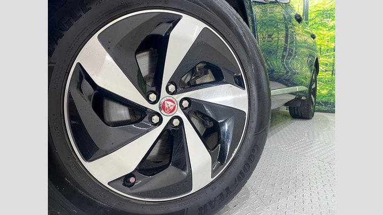 2021 認定中古車 Jaguar F-Pace Bluefire 4WD S  D200