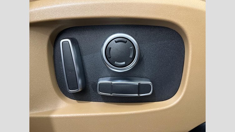 2021 認定中古車 Jaguar F-Pace Bluefire 4WD S  D200