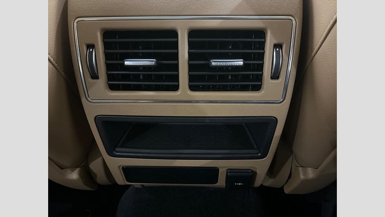 2021 認定中古車 Jaguar F-Pace Bluefire 4WD S  D200