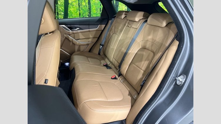 2021 認定中古車 Jaguar F-Pace Bluefire 4WD S  D200