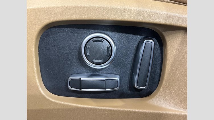 2021 認定中古車 Jaguar F-Pace Bluefire 4WD S  D200