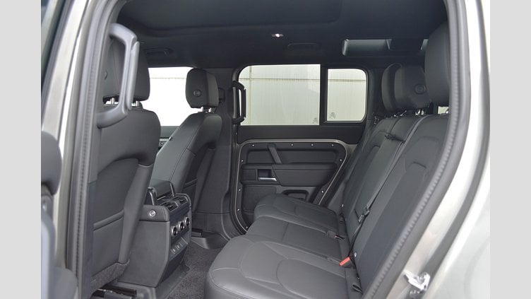 2025 認定中古車 Land Rover Defender 110 Silicon Silver D350  AWD HAKUBA EDITION