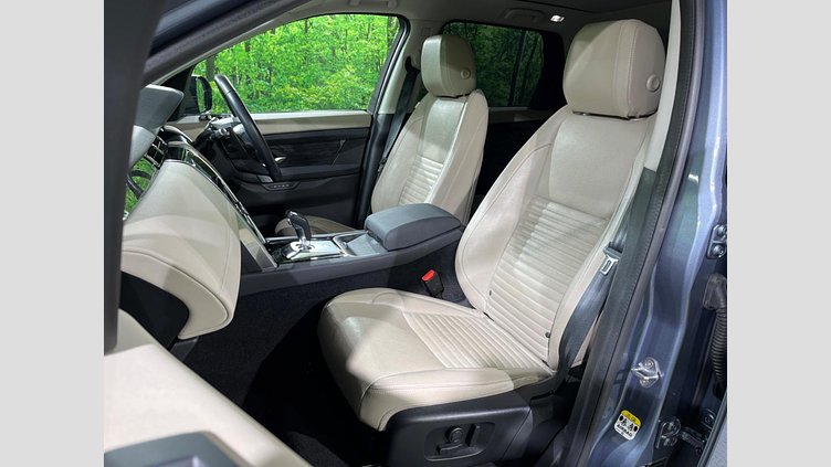 2020 認定中古車 Land Rover Discovery Sport Byron Blue ４WD S　180PS