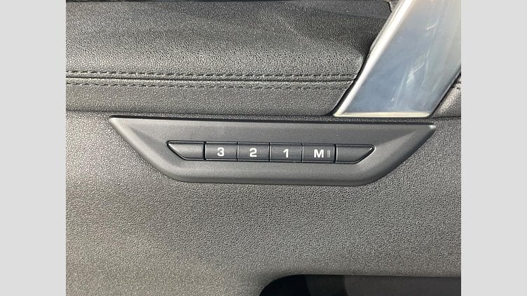 2020 認定中古車 Land Rover Discovery Sport Byron Blue ４WD S　180PS