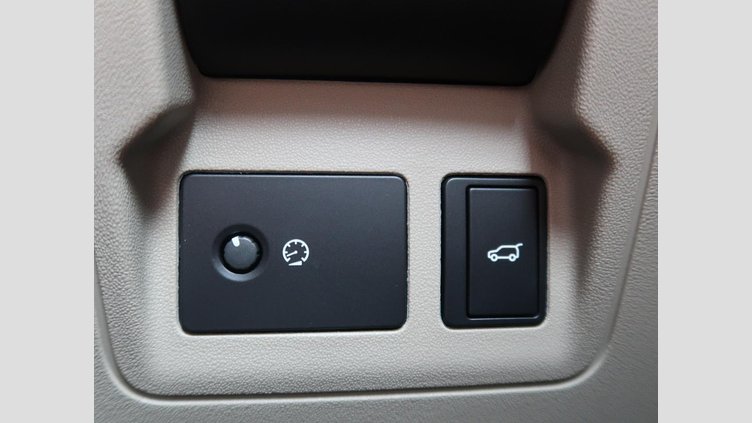 2023 認定中古車 Land Rover Range Rover Velar Fuji White ガソリン Ｒ ダイナミック ＳＥ Ｐ２５０ コイルサスペンション装着