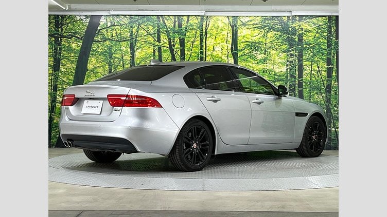 2019 認定中古車 Jaguar XE Indus Silver 204DT　４WD プレステージ