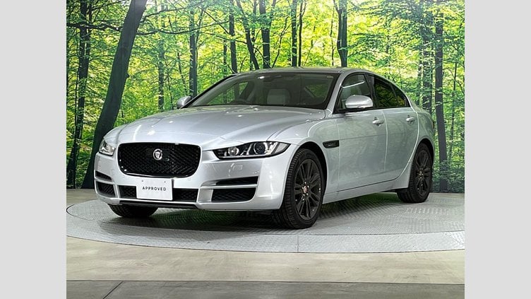 2019 認定中古車 Jaguar XE Indus Silver 204DT　４WD プレステージ