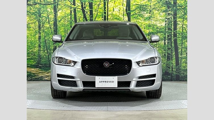 2019 認定中古車 Jaguar XE Indus Silver 204DT　４WD プレステージ