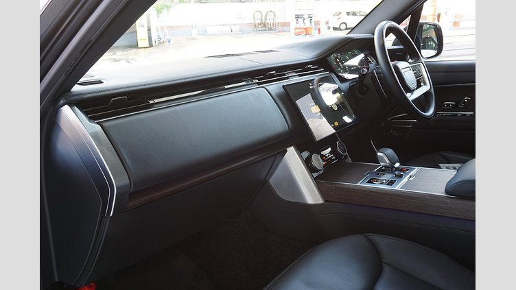 2024 認定中古車 Land Rover Range Rover リグリアンブラック - サテンフィニッシュ AWD HSE