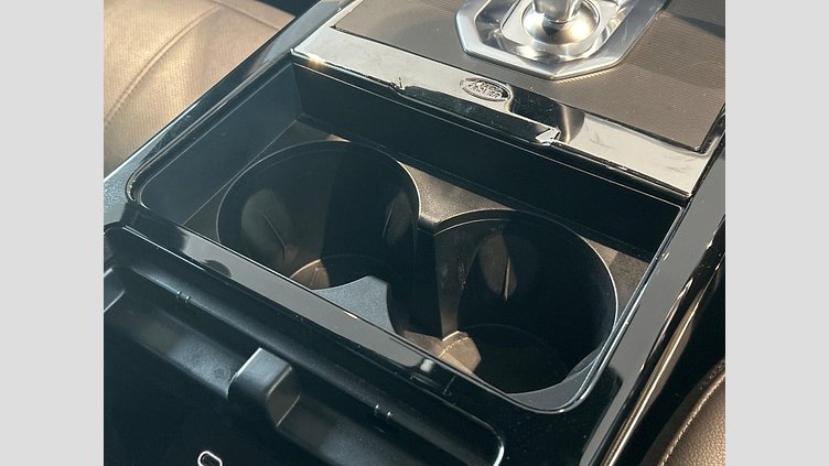 2023 認定中古車 Land Rover Range Rover Evoque Santorini Black D200 R-Dynamic SE