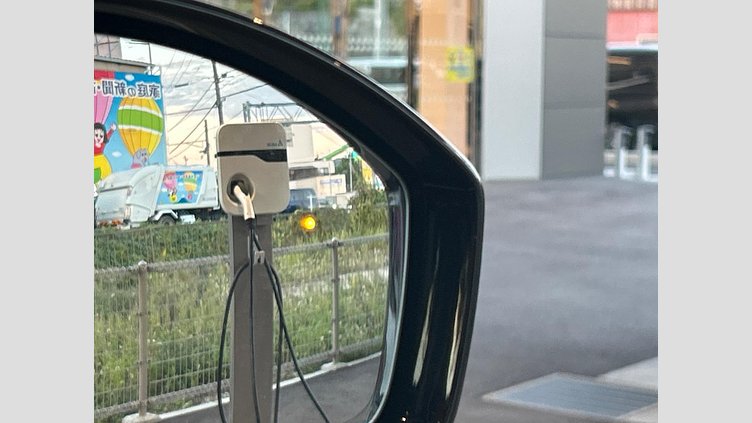 2023 認定中古車 Land Rover Range Rover Evoque Santorini Black D200 R-Dynamic SE