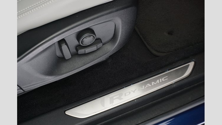 2022 認定中古車 Jaguar E-Pace ブルーファイﾔｰブルー P250 AWD（オートマチック） R-DYNAMIC SE