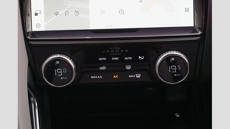 2022 認定中古車 Jaguar E-Pace ブルーファイﾔｰブルー P250 AWD（オートマチック） R-DYNAMIC SE