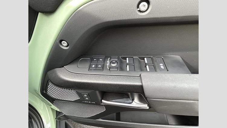 2023 認定中古車 Land Rover Defender 110 グラスミアグリーン D300 AWD（AT） 75TH LIMITED EDITION