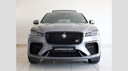 F-Pace 1