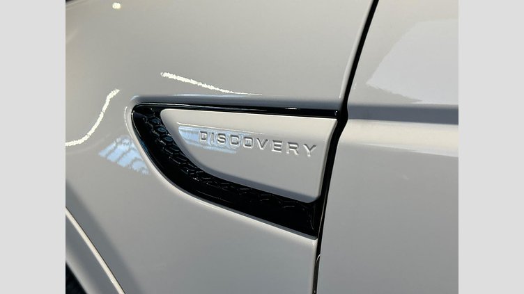 2022 認定中古車 Land Rover Discovery Sport Fuji White P250 R-Dynamic S