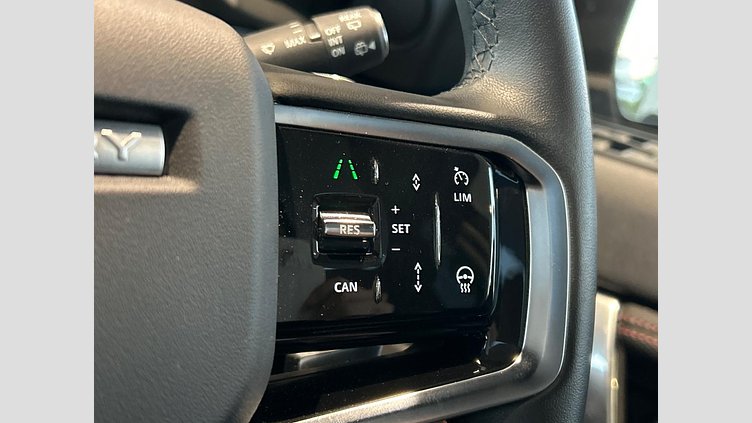 2022 認定中古車 Land Rover Discovery Sport Fuji White P250 R-Dynamic S