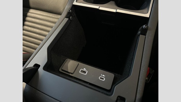 2022 認定中古車 Land Rover Discovery Sport Fuji White P250 R-Dynamic S