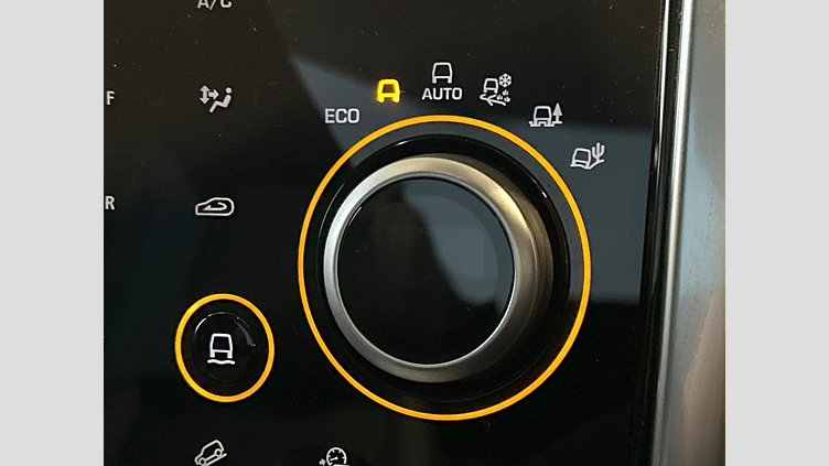 2022 認定中古車 Land Rover Discovery Sport Fuji White P250 R-Dynamic S