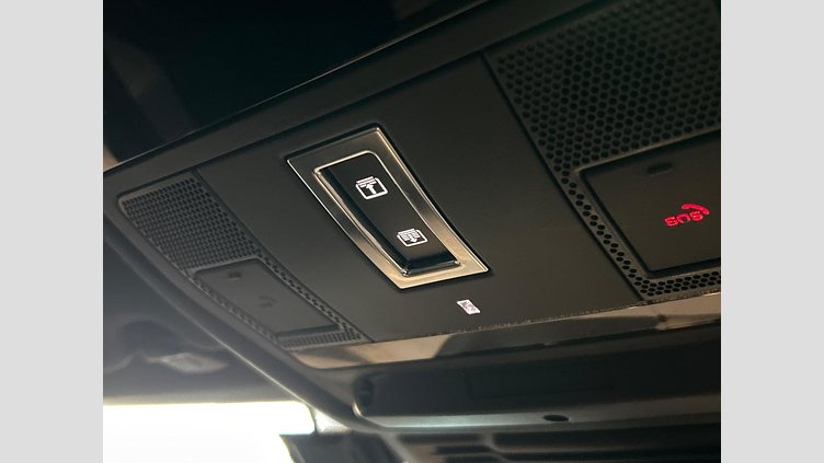 2022 認定中古車 Land Rover Discovery Sport Fuji White P250 R-Dynamic S