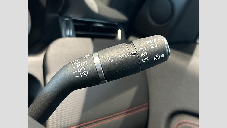 2022 認定中古車 Land Rover Discovery Sport Fuji White P250 R-Dynamic S