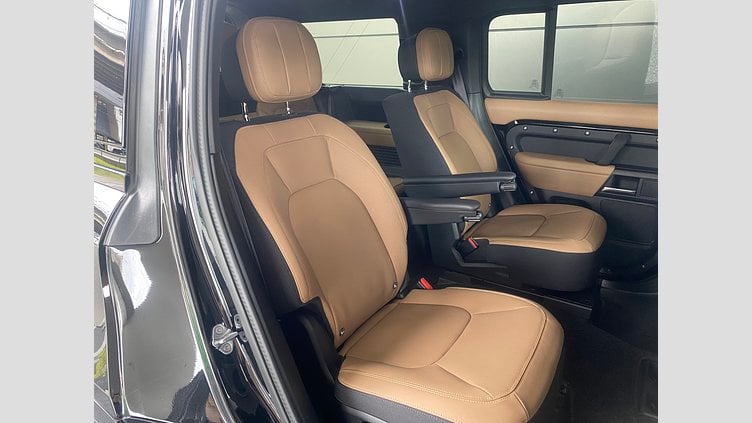 2024 認定中古車 Land Rover Defender 130 Santorini Black オートマチック X 　D350