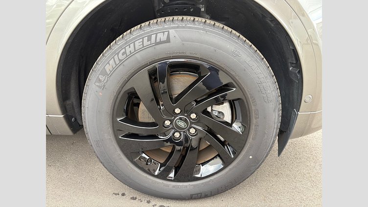 2024 認定中古車 Land Rover Discovery Sport シリコンシルバー D200マイルドハイブリッド（ディーゼル） S 