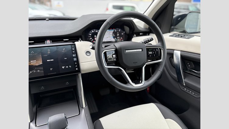 2024 認定中古車 Land Rover Discovery Sport シリコンシルバー D200マイルドハイブリッド（ディーゼル） S 