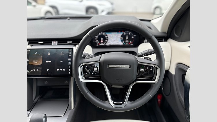 2024 認定中古車 Land Rover Discovery Sport シリコンシルバー D200マイルドハイブリッド（ディーゼル） S 