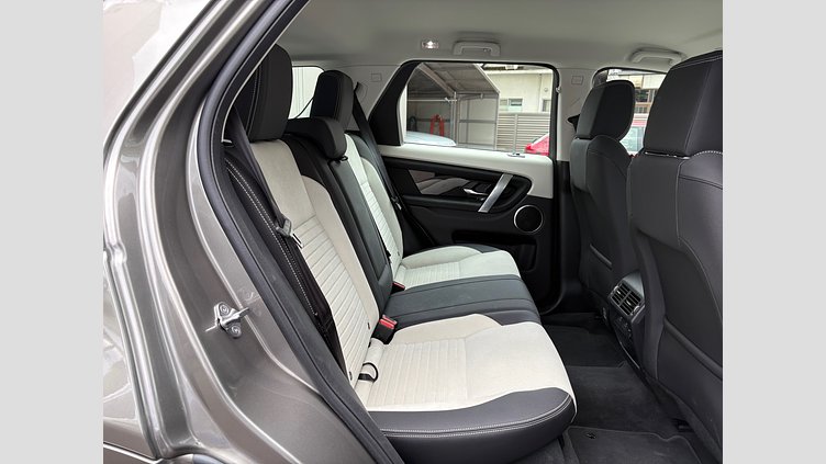 2024 認定中古車 Land Rover Discovery Sport シリコンシルバー D200マイルドハイブリッド（ディーゼル） S 