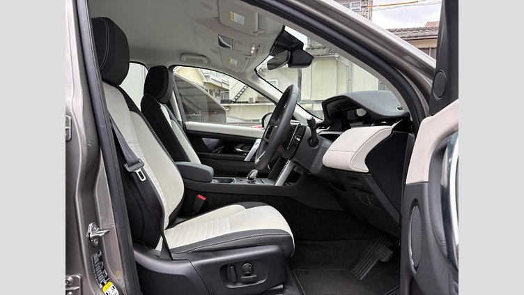 2024 認定中古車 Land Rover Discovery Sport シリコンシルバー D200マイルドハイブリッド（ディーゼル） S 