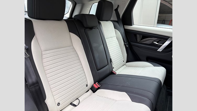 2024 認定中古車 Land Rover Discovery Sport シリコンシルバー D200マイルドハイブリッド（ディーゼル） S 