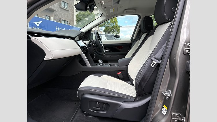 2024 認定中古車 Land Rover Discovery Sport シリコンシルバー D200マイルドハイブリッド（ディーゼル） S 