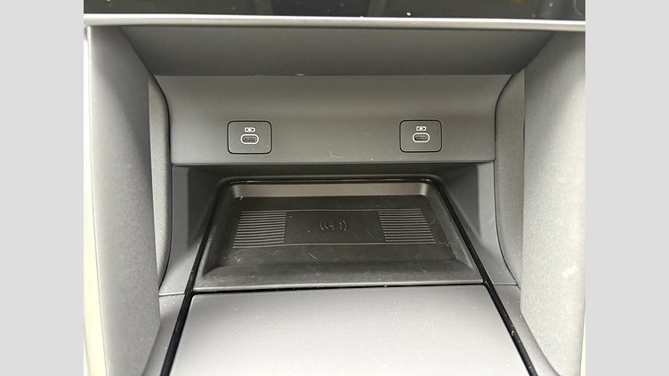 2024 認定中古車 Land Rover Discovery Sport シリコンシルバー D200マイルドハイブリッド（ディーゼル） S 