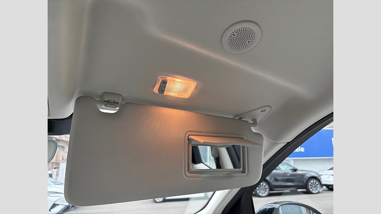 2024 認定中古車 Land Rover Discovery Sport シリコンシルバー D200マイルドハイブリッド（ディーゼル） S 