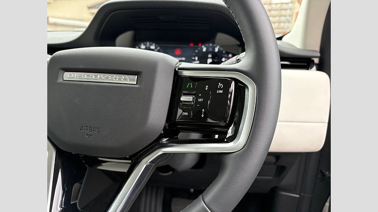 2024 認定中古車 Land Rover Discovery Sport シリコンシルバー D200マイルドハイブリッド（ディーゼル） S 